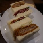 札幌一有名なサンドイッチ店「さえら」のタラバガニを並んでも食べたい！